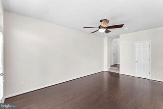 25222 Briargate Terrace in Chantilly, VA - Building Photo - Building Photo