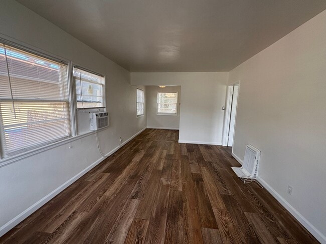 441-443 W McKinley Ave in Pomona, CA - Building Photo - Building Photo
