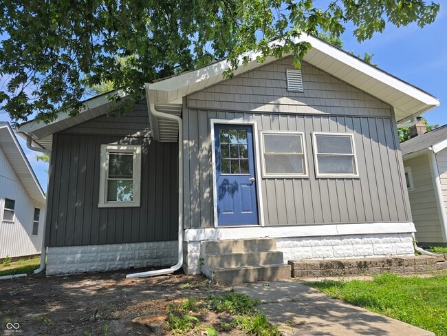 property at 2035 S Pennsylvania St