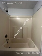 363 Halladay St in Jersey City, NJ - Building Photo - Building Photo