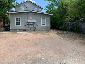 816 Rivas St in San Antonio, TX - Building Photo - Interior Photo