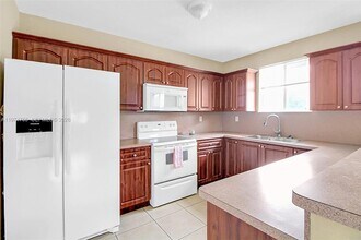 3920 SW 89th Ct, Unit B in Miami, FL - Building Photo - Building Photo