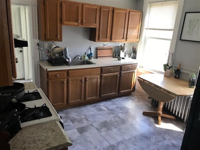 72 Eustis St, Unit 2 in Cambridge, MA - Building Photo - Building Photo