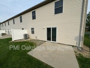 121 Bruns Dr in Brookville, OH - Building Photo - Building Photo