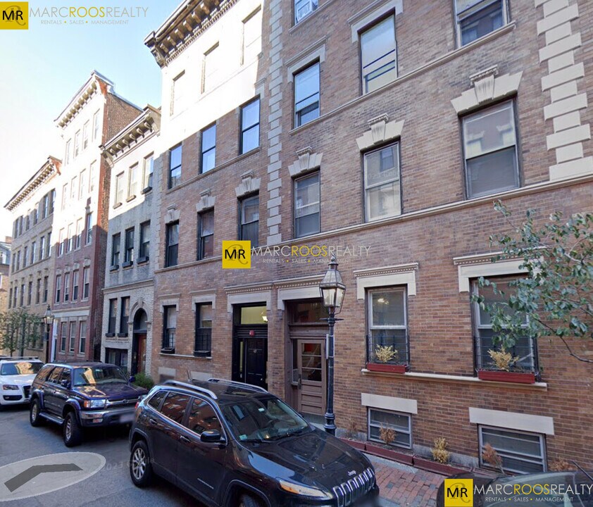 49 Revere St, Unit 2 in Boston, MA - Foto de edificio