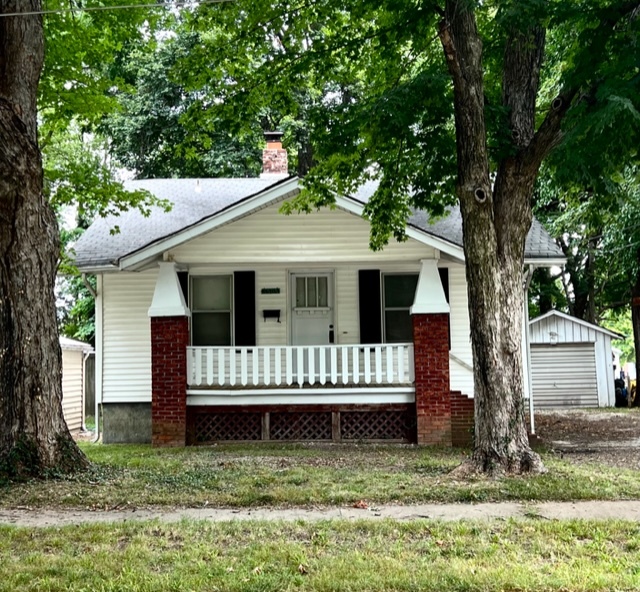 1505 E McDaniel St in Springfield, MO - Foto de edificio