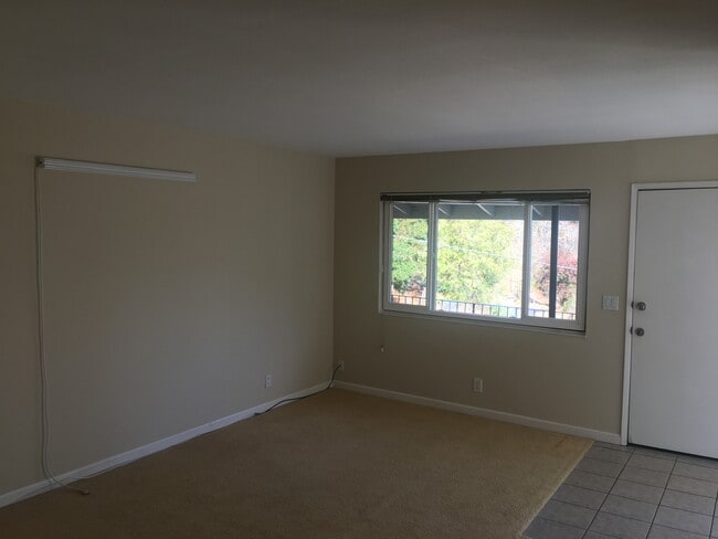 2279 Cuadra Ct, Unit 3 in Pinole, CA - Foto de edificio - Building Photo