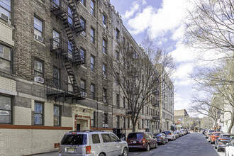 566 W 191st St in New York, NY - Foto de edificio - Building Photo