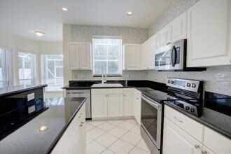 7715 Colony Lake Dr in Boynton Beach, FL - Building Photo - Building Photo