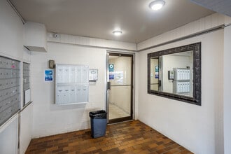 Downtown Edmonton Apartments in Edmonton, AB - Building Photo - Lobby