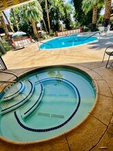 350 E Desert Inn Rd, Unit F104 in Las Vegas, NV - Building Photo - Building Photo