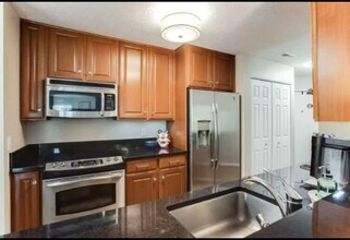 6010 Chasewood Pkwy in Minnetonka, MN - Building Photo - Building Photo