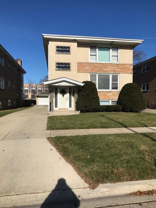 8648 W Carmen Ave Rentals in Norridge, IL