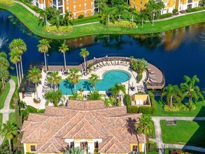 8377 38th St Cir E in Sarasota, FL - Building Photo - Building Photo