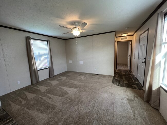 241 Magnolia Pl in Belleville, MI - Building Photo - Building Photo