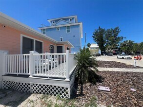 5 82nd Ave in Treasure Island, FL - Building Photo - Building Photo