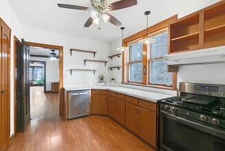 3730 N Richmond St, Unit 1st Floor in Chicago, IL - Foto de edificio - Building Photo