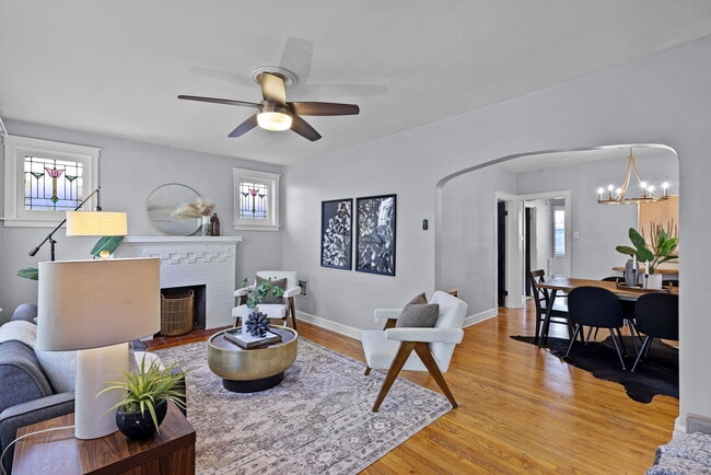 4952 Tholozan Ave, Unit 1 in St. Louis, MO - Foto de edificio - Building Photo