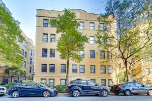 636 W Waveland Ave in Chicago, IL - Building Photo