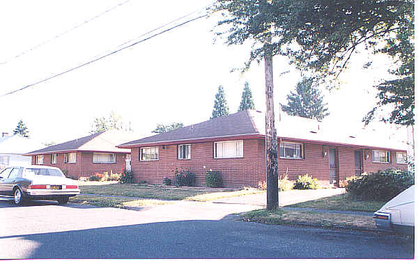 10920 SE 29th Ave in Milwaukie, OR - Building Photo