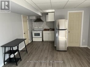 6045 Ernest Cres in Niagara Falls, ON - Building Photo - Building Photo