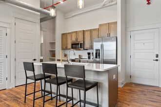 211 W Colville St, Unit 305 in McMinnville, TN - Building Photo - Building Photo