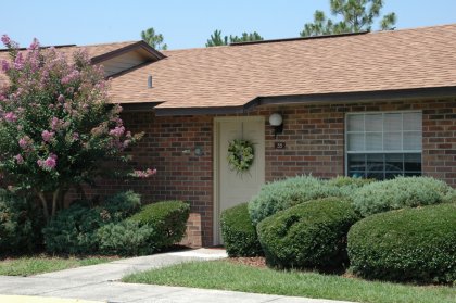 Lakebreeze Apartments in Tavares, FL - Building Photo