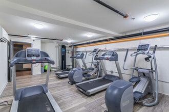 The Eleanor at Chestnut (Per Bedroom Lease) in Philadelphia, PA - Building Photo - Interior Photo
