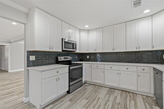 11403 Braewick Dr in Houston, TX - Building Photo - Building Photo