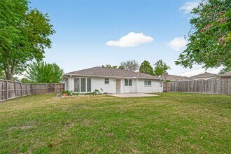 10823 Sandstone St in Houston, TX - Building Photo - Building Photo