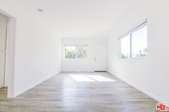 2322 Ocean Ave in Los Angeles, CA - Building Photo - Building Photo