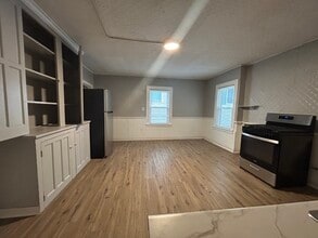 24 4th St, Unit 1490 in Waterford, NY - Building Photo - Building Photo