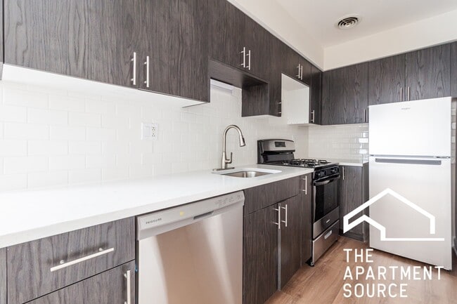 property at 5917 N Kenmore Ave