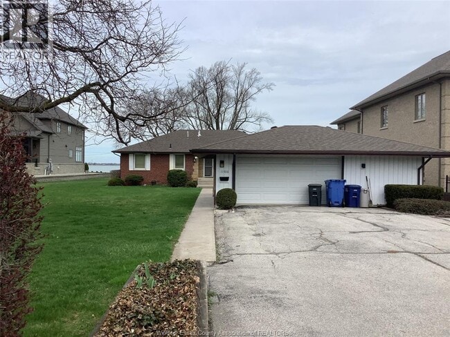 property at 11506 Riverside Dr E