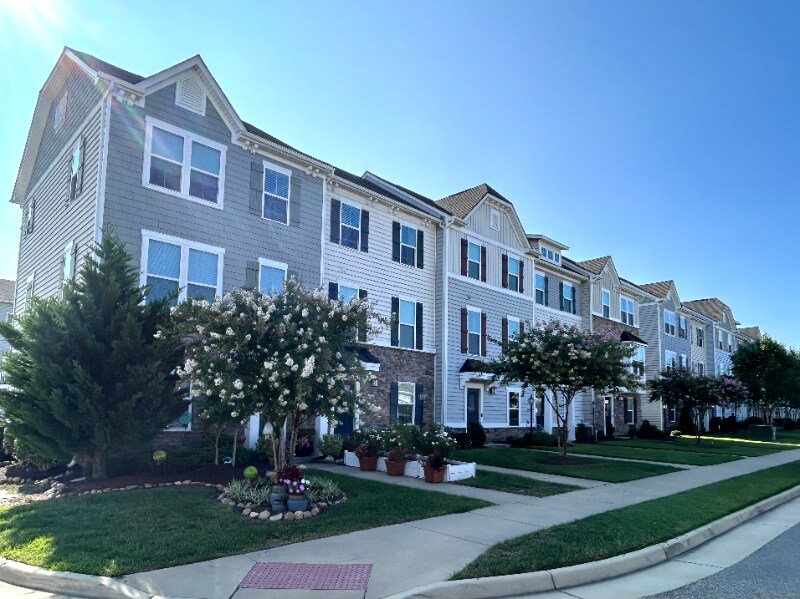 428 Spring Hill Pl in Smithfield, VA - Building Photo