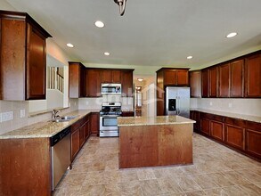 501 Falcon Lake Dr in Friendswood, TX - Building Photo - Building Photo