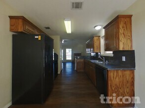 621 Babbling Brook Dr in Saginaw, TX - Building Photo - Building Photo