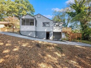 845 Oak St NW in Atlanta, GA - Building Photo - Building Photo