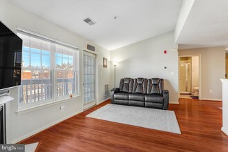 521 Constellation Square SE in Leesburg, VA - Building Photo - Building Photo