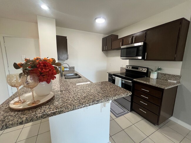 property at 1544 E Quincy Ave