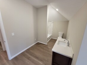 120 Plainview Rd in Woodbury, NY - Building Photo - Building Photo