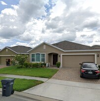 275 Williamson Dr in Davenport, FL - Building Photo