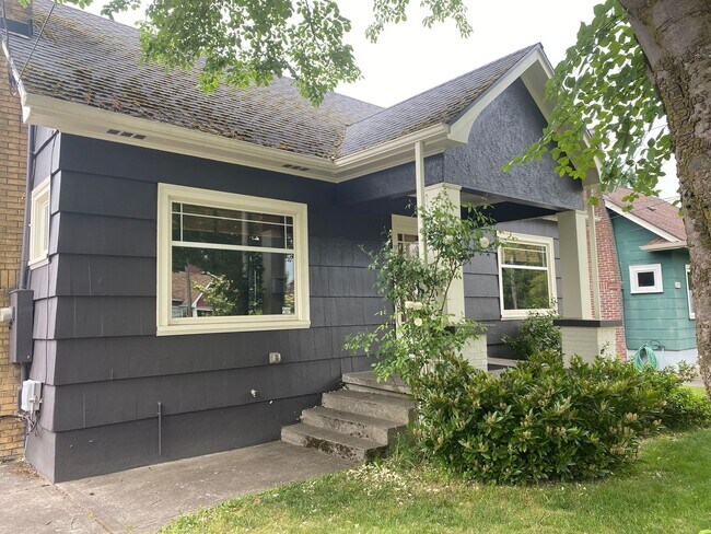 6855 N Campbell Ave in Portland, OR - Building Photo - Building Photo