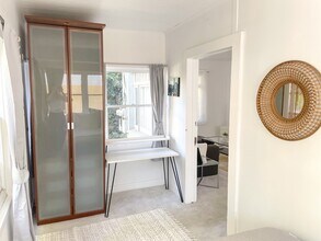 2102 6th St, Unit 1 in Santa Monica, CA - Building Photo - Building Photo