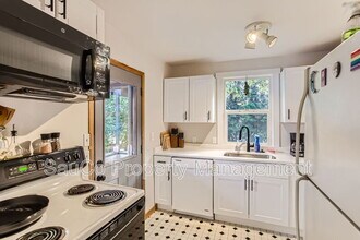 5110 NE Glisan St in Portland, OR - Building Photo - Building Photo