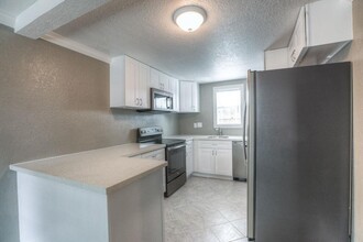4809 McEwen St in Houston, TX - Building Photo - Building Photo