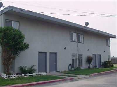 Units 5-8 in Los Banos, CA - Building Photo