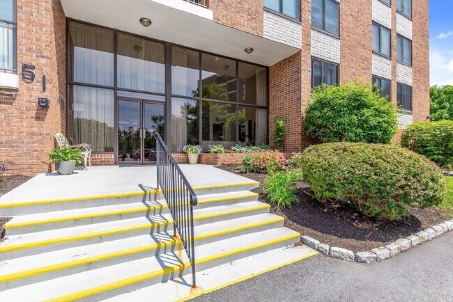 51 Melrose St in Melrose, MA - Building Photo - Building Photo