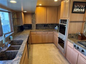 87 Surfside Ave. in Seal Beach, CA - Building Photo - Building Photo