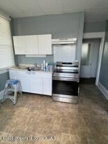 228 W Main St in Old Forge, PA - Building Photo